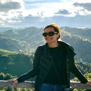 Meet your Posher, Laura